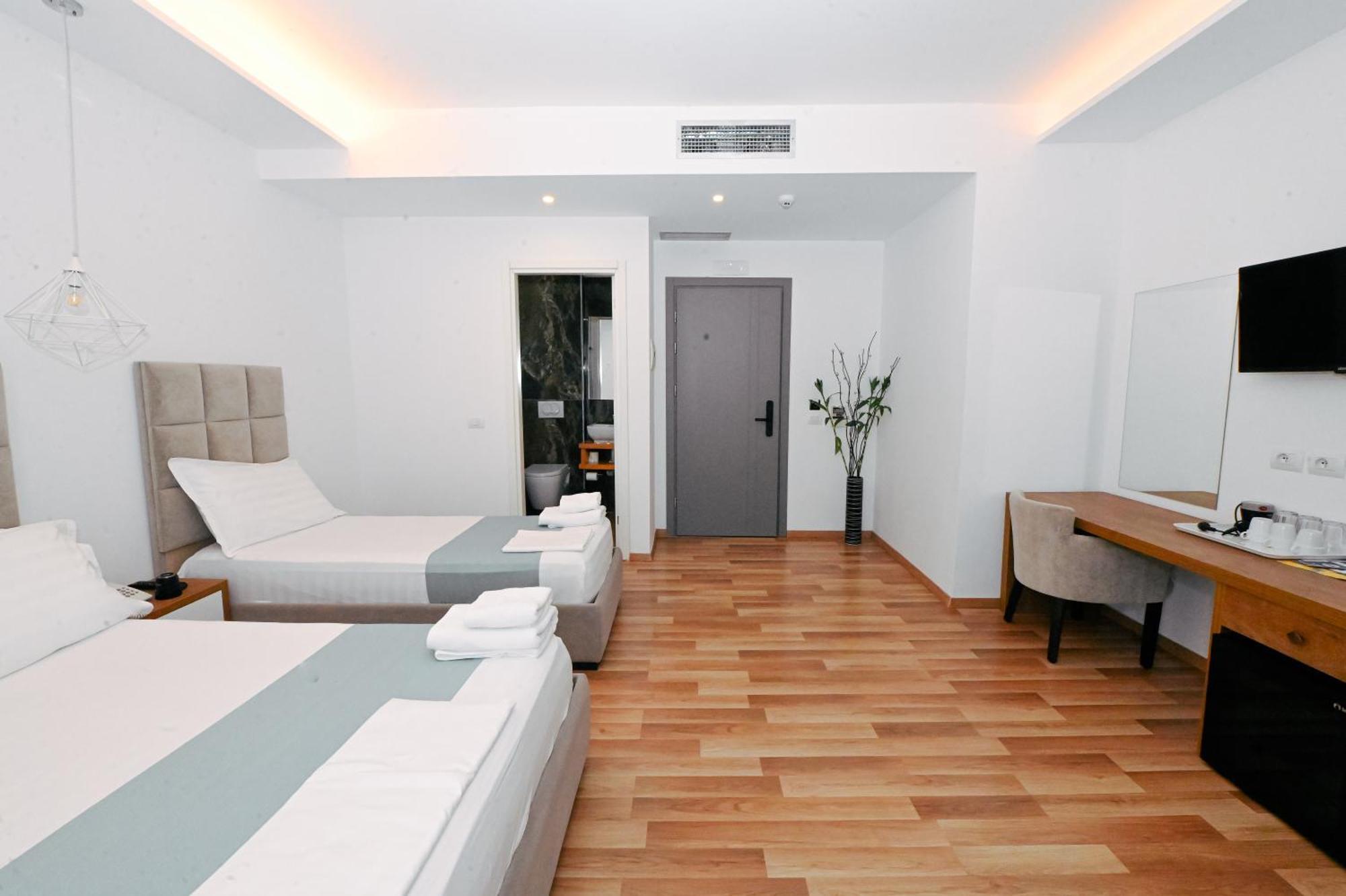 Bianco Hotel Ksamil Exterior photo